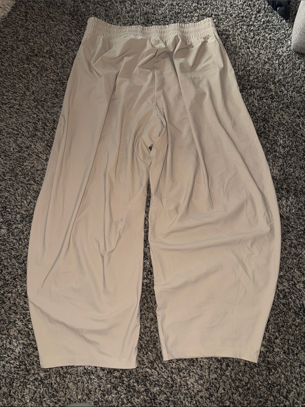 High-Waisted SleekTech Barrel Ankle Pants - Picture 4 of 7